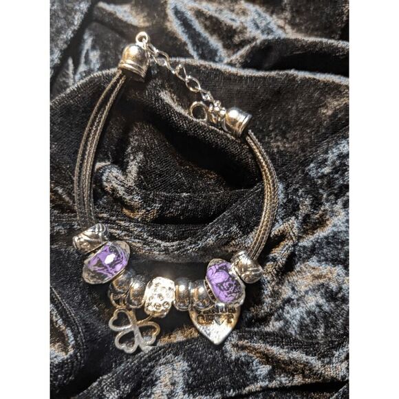 NEW CHUNS PANDORA LIKE BRACELET - VENUS HEART & SHAMROCK - Picture 1 of 3